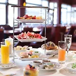 Ascot ホテル 4*