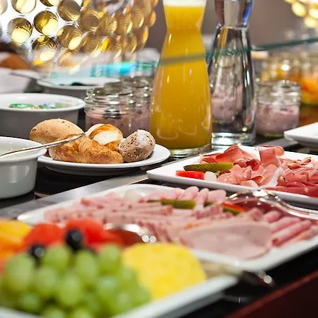 Ascot Hotell