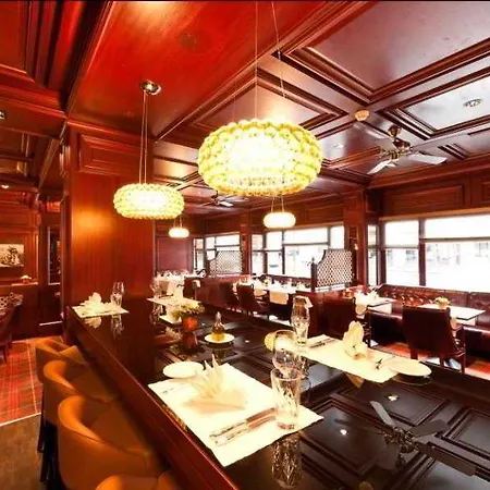 Ascot Hotell 4*