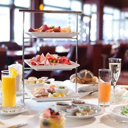 Ascot Hotell 4*