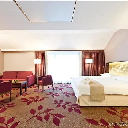 Ascot Hotell 4*