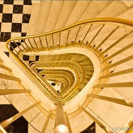 Ascot Hotell 4*