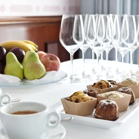 Ascot Hotel 4*